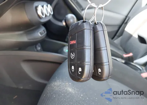 2016 Fiat 500X Easy z USA, uszkodzony, nr VIN ZFBCFYBT7GP386714